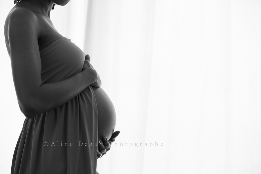 Photographe Professionnelle Specialisee Grossesse Future Maman Nouveau Ne Seance Photo Studio Paris Et Region Parisienne Aline Deguy Photographe Femme Enceinte Nouveau Ne Et Bebe Et Suivi Des Familles Studio